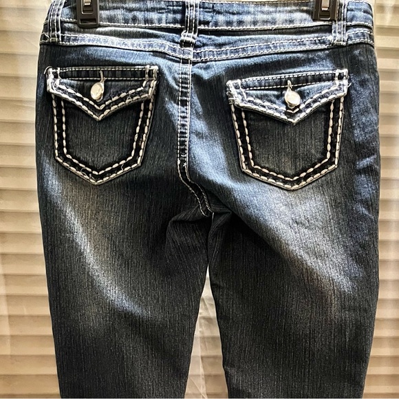 EIGHTY EIGHT Women’s Distressed Denim Jeans. Sz 7. - Picture 1 of 7